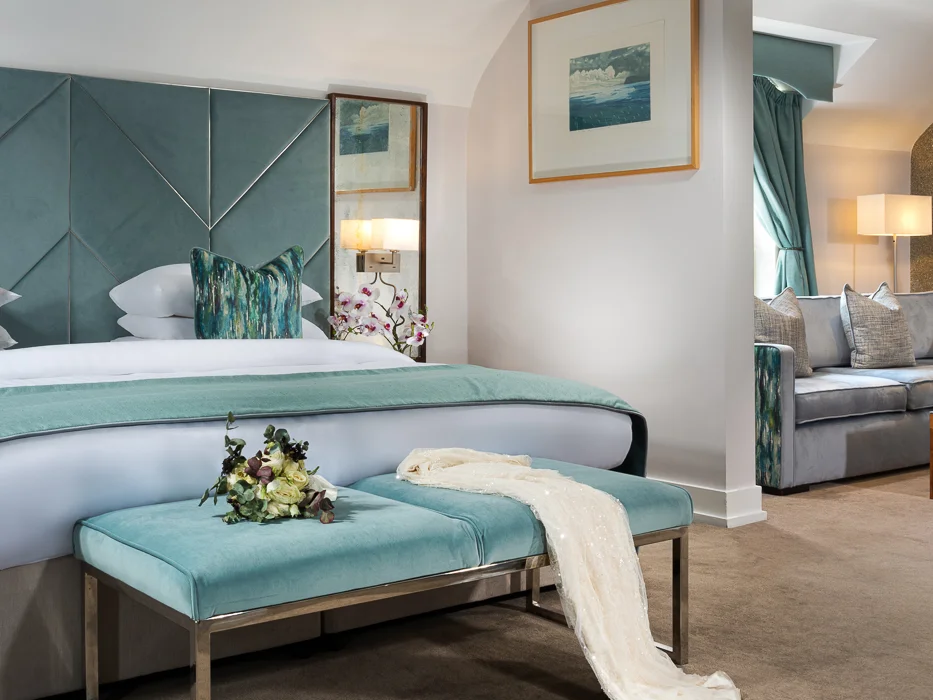 Fundamentals of accommodation service: Cleaning the bedroom